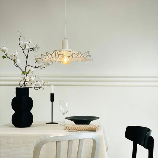 Dyberg Larsen Flora Taklampa Liten, Pärlvit
