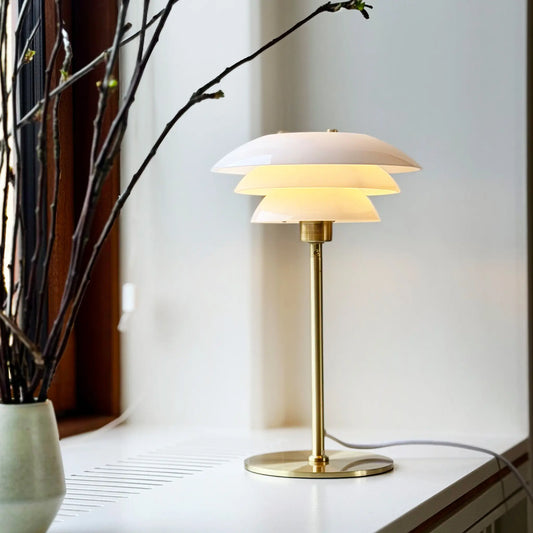 Dyberg Larsen DL20 Bordslampa, Opal/Mässing