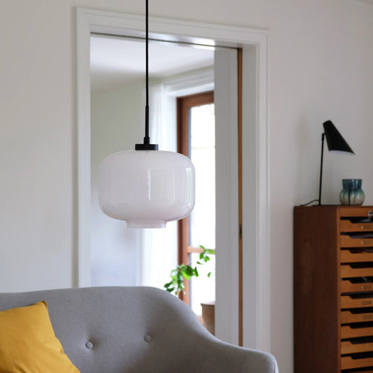 Dyberg Larsen ARP Taklampa Ø30 cm, Opal/Svart