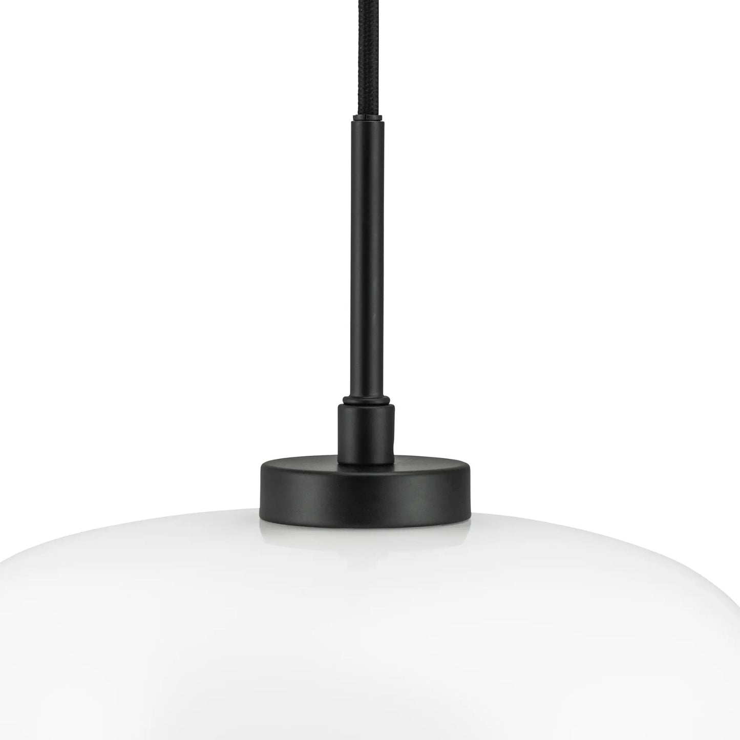 Dyberg Larsen ARP Taklampa Ø30 cm, Opal/Svart