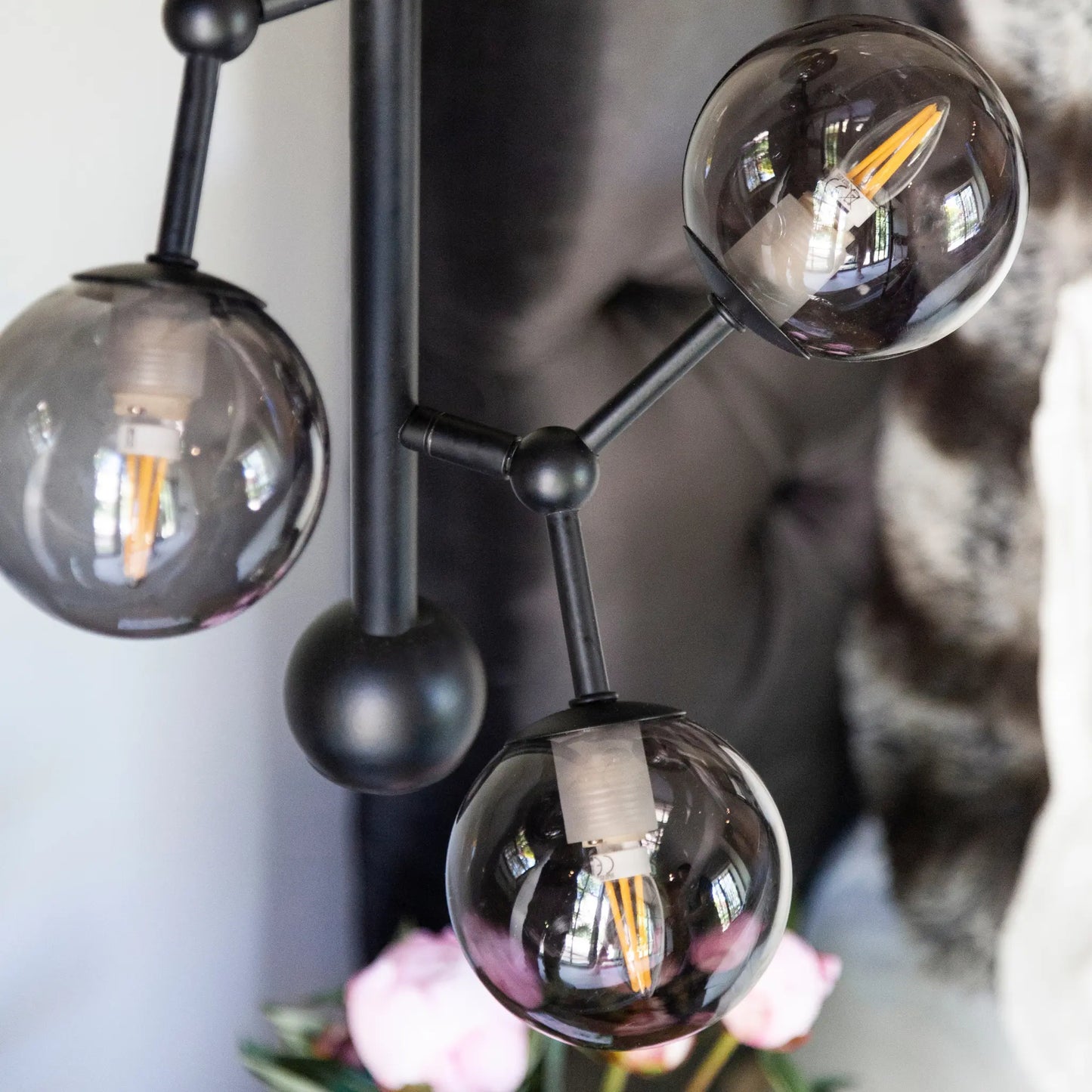 Halo Design Atom Taklampa Vertikal, Smoke/Svart