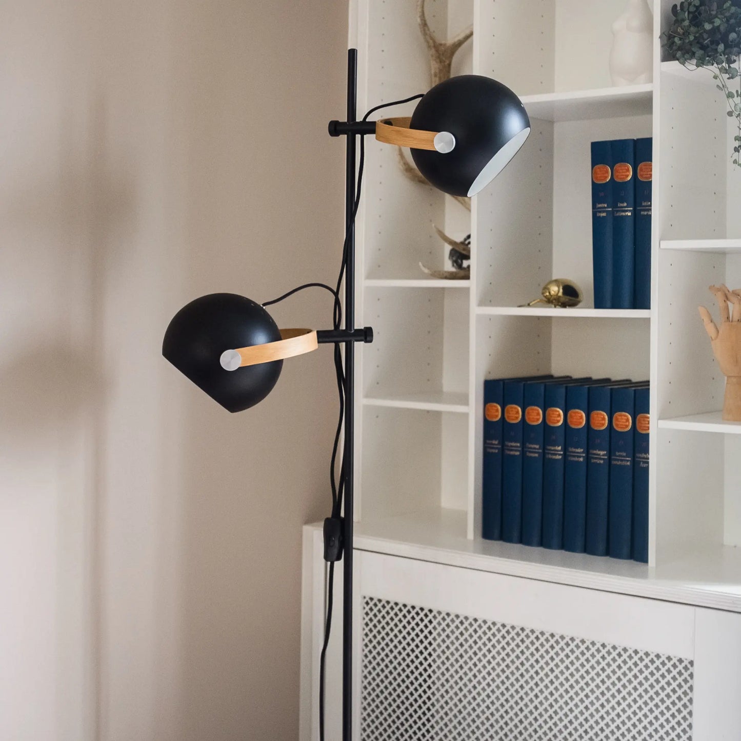 Halo Design DC Golvlampa 2 Ljuskällor Ø18 cm, Svart