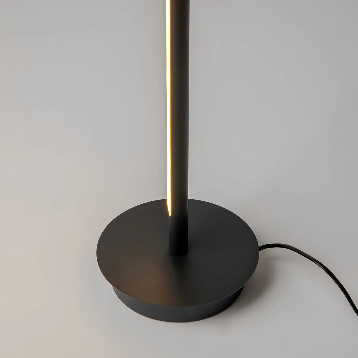 Maytoni Thin Golvlampa, Svart