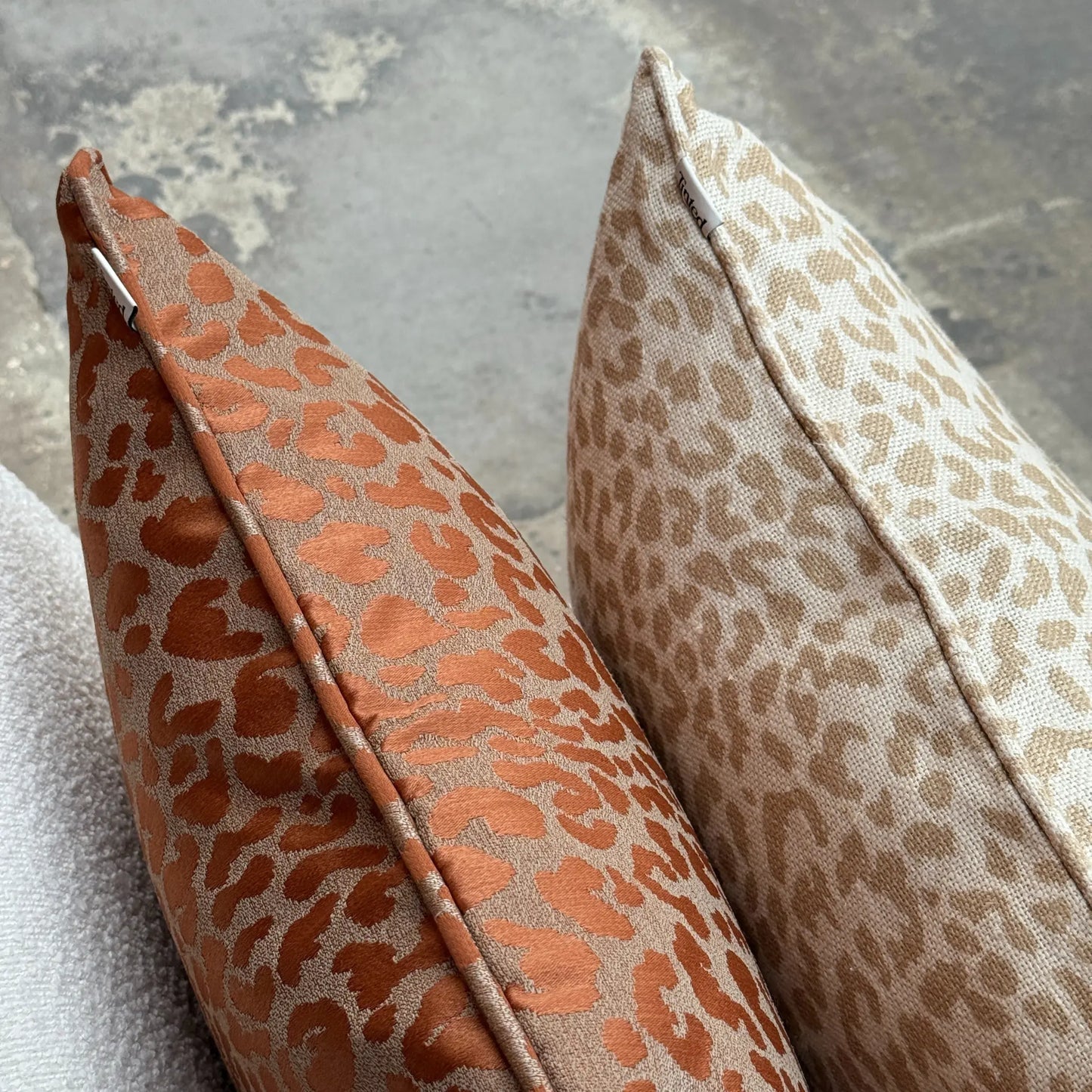 Tinted Objects Norell Leopardkudde 50x50 cm, Beige/offwhite
