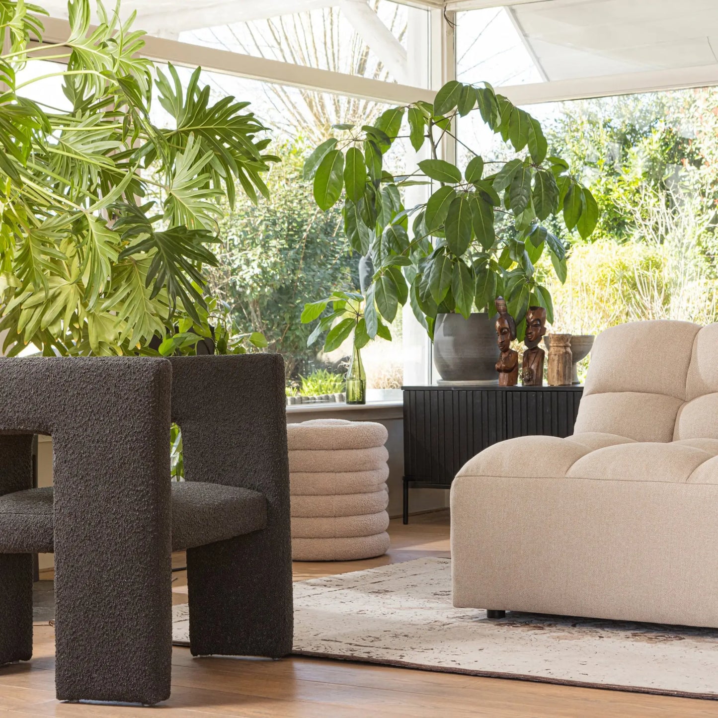 WOOOD Tiwa Fåtölj Bouclé, Dark Grey