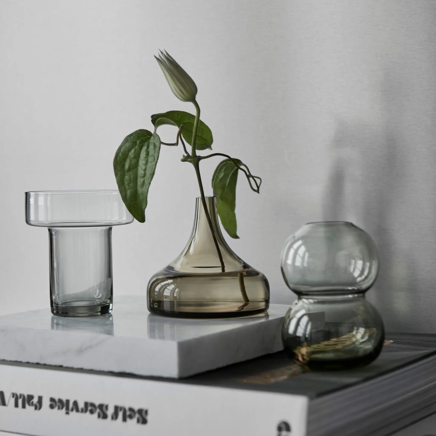 Orrefors, Midsummer Water Avens Minivas 8,2 cm, Brun