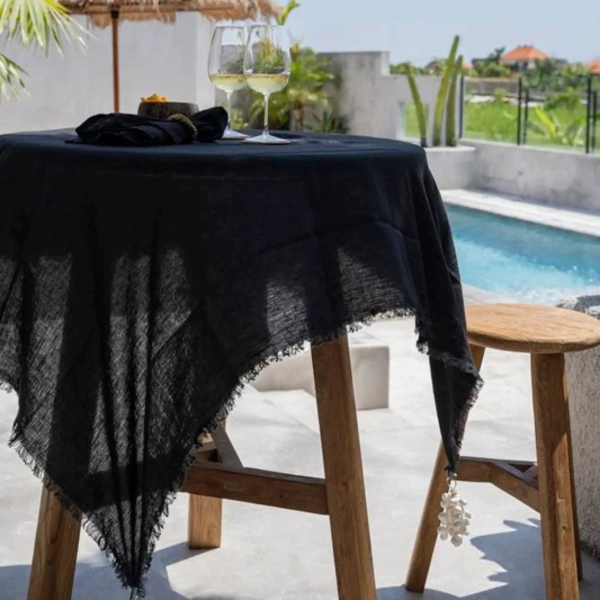 Bazar Bizar The Linen Bordsduk 150x250 cm, Svart