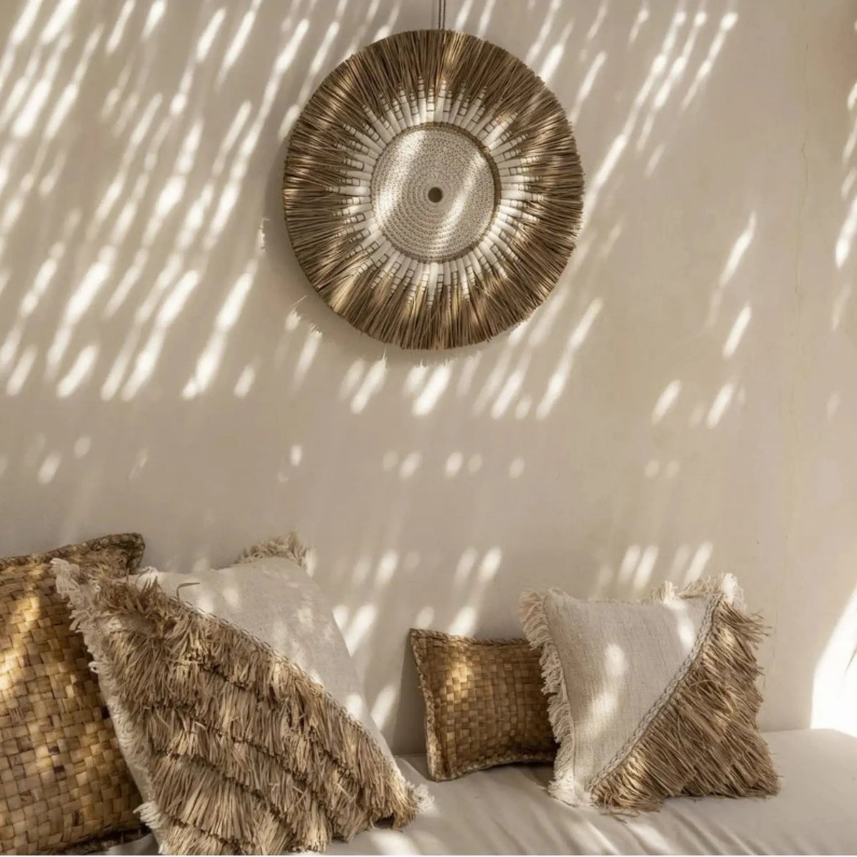 Bazar Bizar The Raffia Väggdekoration i makramé, Vit/Natur