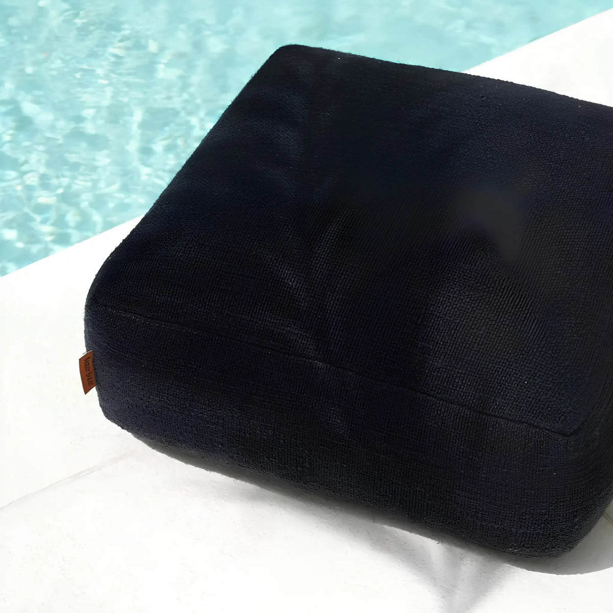 Bazar Bizar The Comfy Sittpuff, Svart