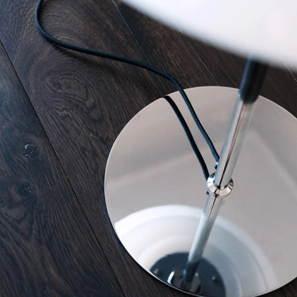 Dyberg Larsen DL31 Bordslampa, Opal/Krom
