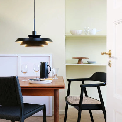 Dyberg Larsen DL44 Taklampa, Svart