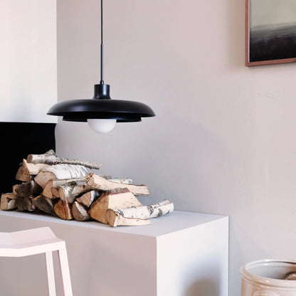 Dyberg Larsen AVA Taklampa, Svart