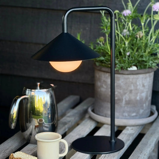 Dyberg Larsen Nova Bordslampa med ljusglob med fjärrkontroll, Svart