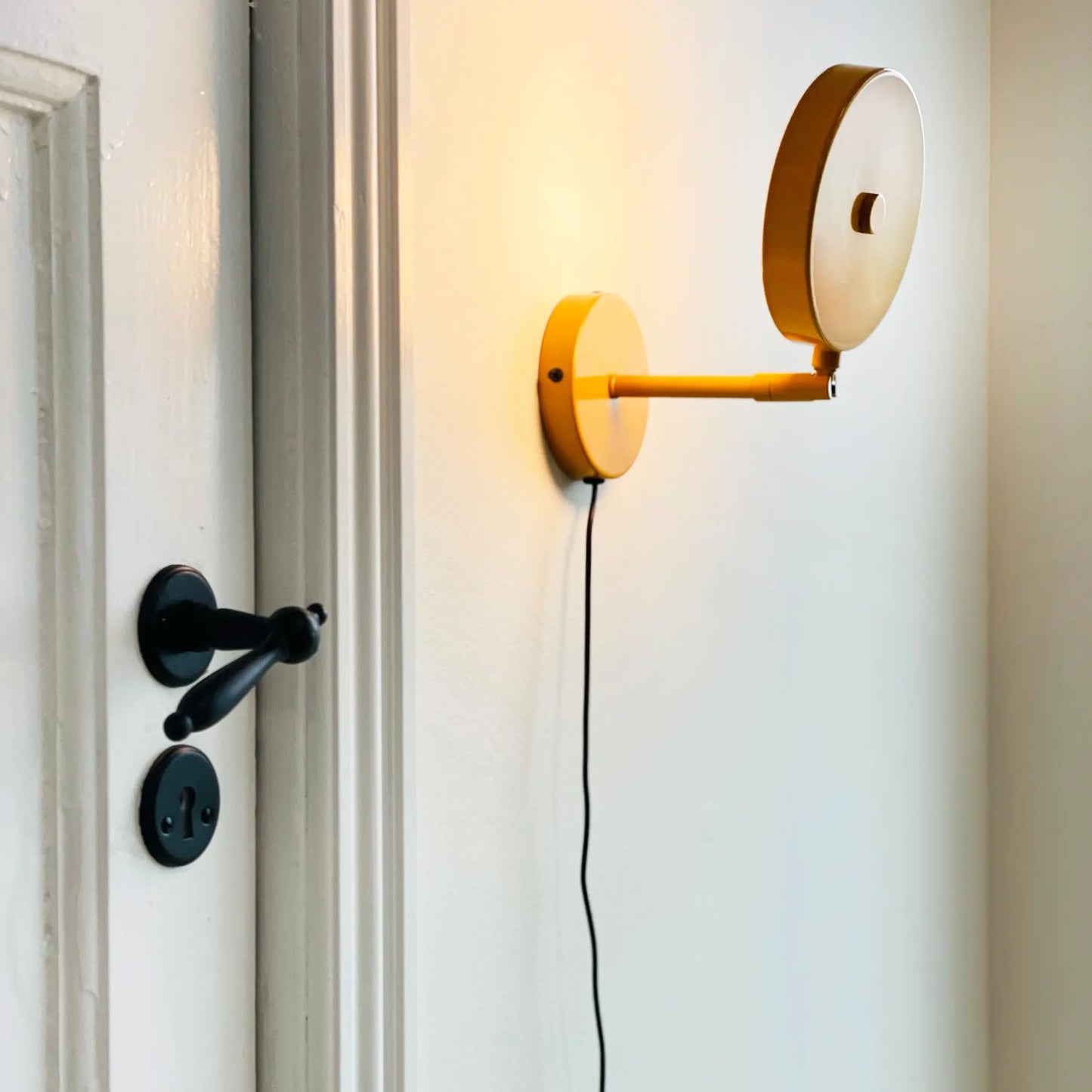 Dyberg Larsen Starlight Vägglampa, Curry