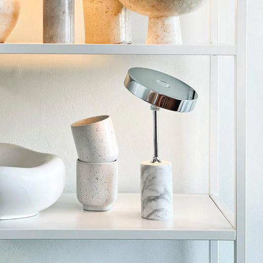 Dyberg Larsen Starlight Bordslampa LED Laddningsbar, Krom/Vit marmor