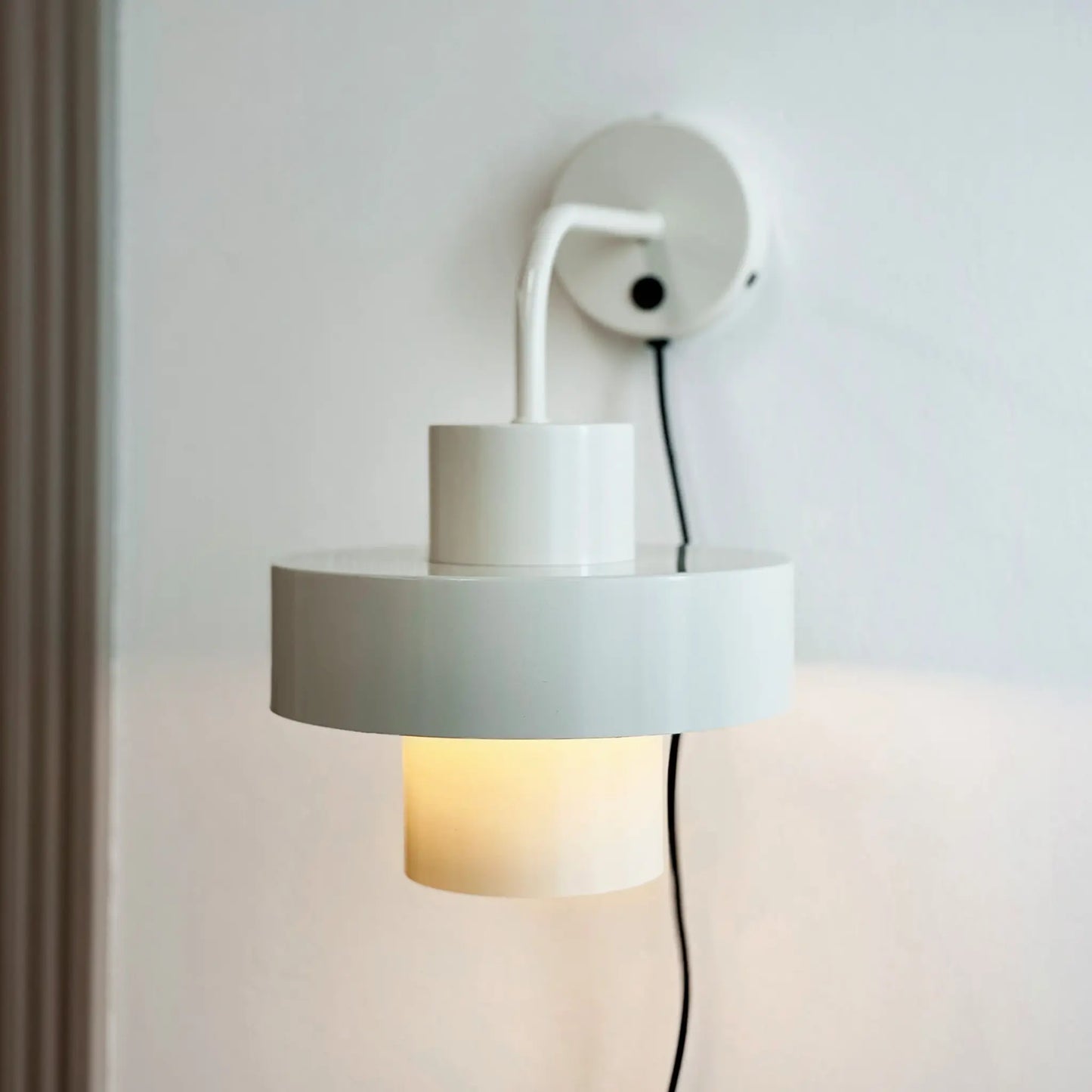 Dyberg Larsen Stoke Vägglampa, Vit