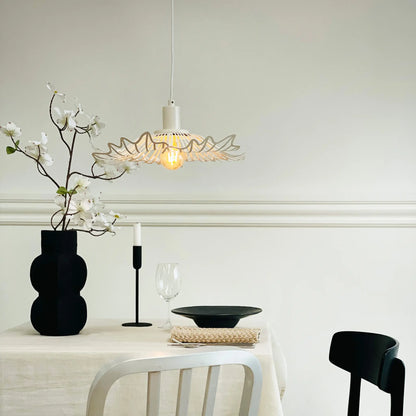 Dyberg Larsen Flora Taklampa Liten, Pärlvit