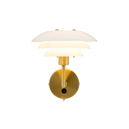 Dyberg Larsen DL20 Vägglampa, Opal/Mässing