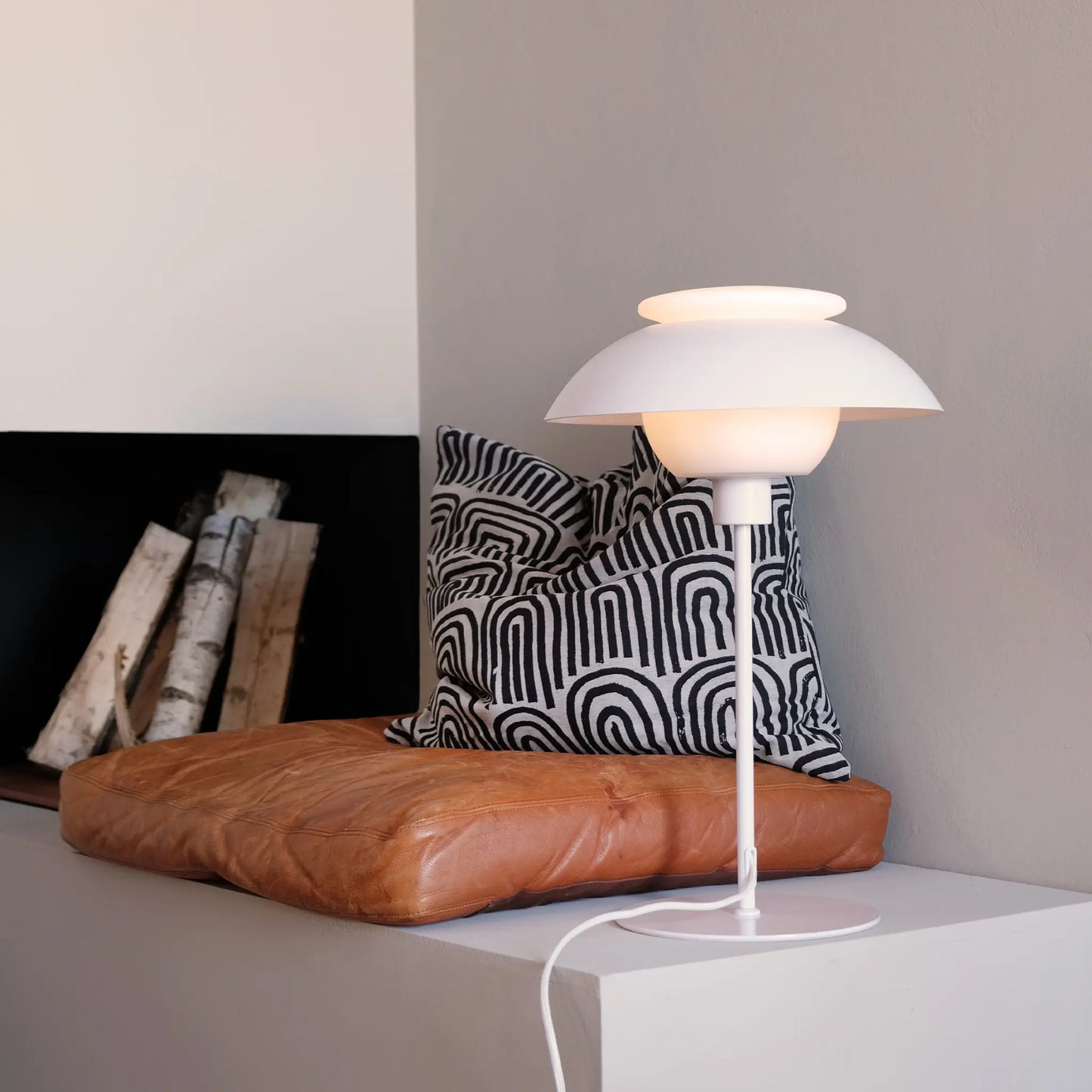 Dyberg Larsen Opus Bordslampa, Mattvit