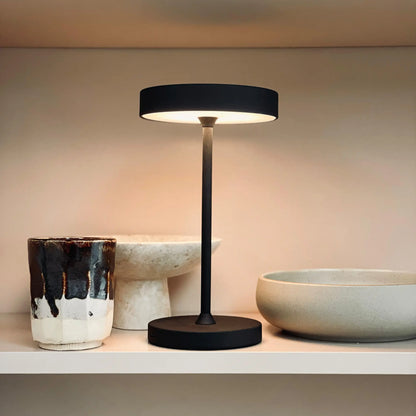 Dyberg Larsen Starlight Bordslampa Höjd 25,5 cm LED Bärbar, Svart