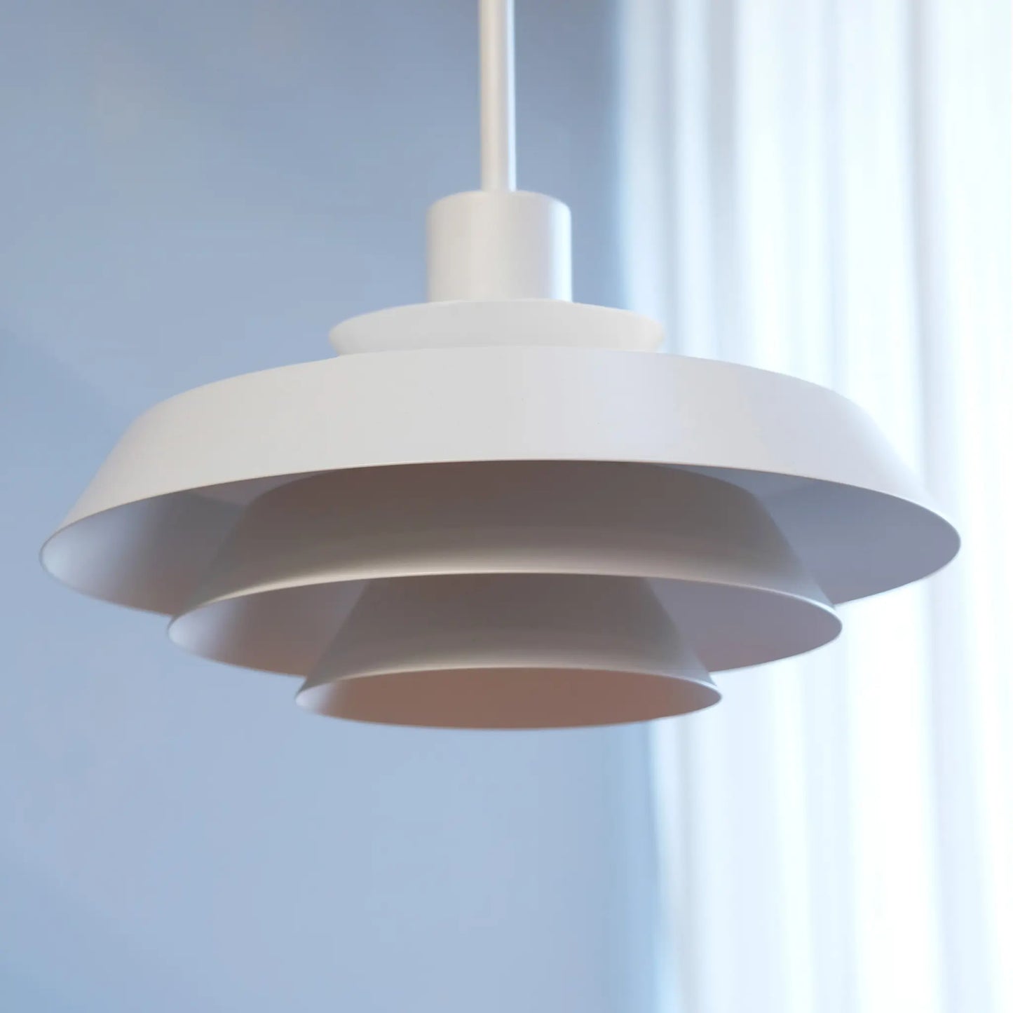 Dyberg Larsen DL30 Taklampa, Vit