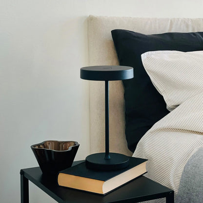 Dyberg Larsen Starlight Bordslampa Höjd 25,5 cm LED Bärbar, Svart