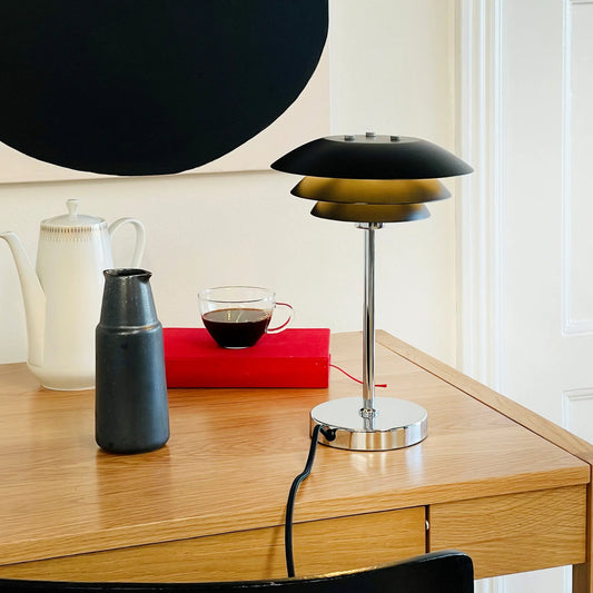 Dyberg Larsen DL20 Bordslampa, Svart