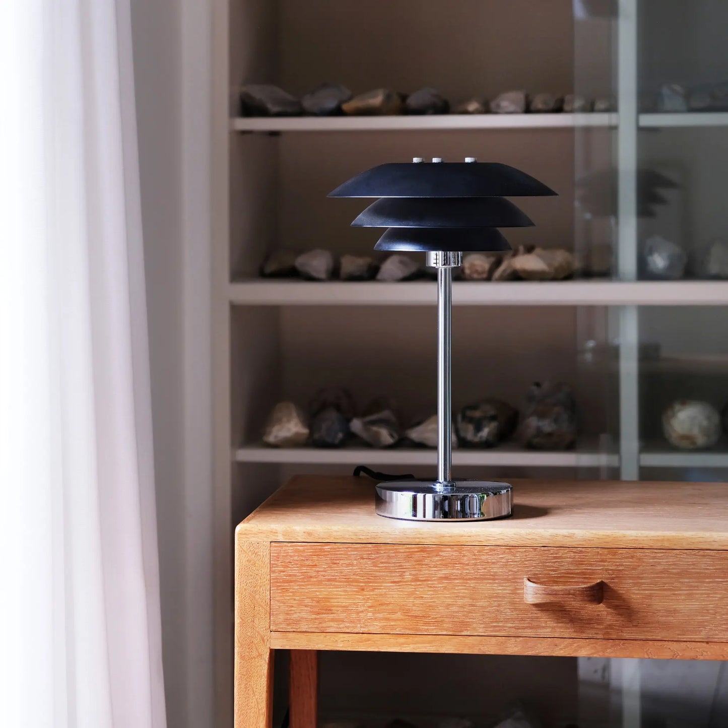 Dyberg Larsen DL20 Bordslampa, Svart