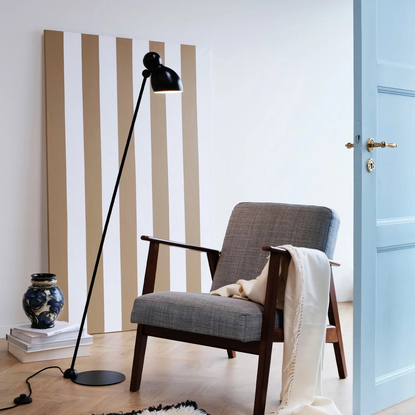 Dyberg Larsen Ludo Golvlampa, Svart