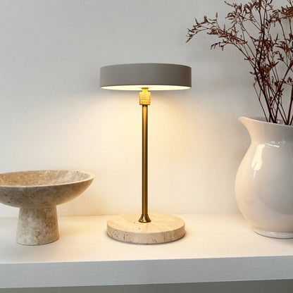 Dyberg Larsen Moonlight Bordslampa LED Laddningsbar, Beige/Mässing/Travertin