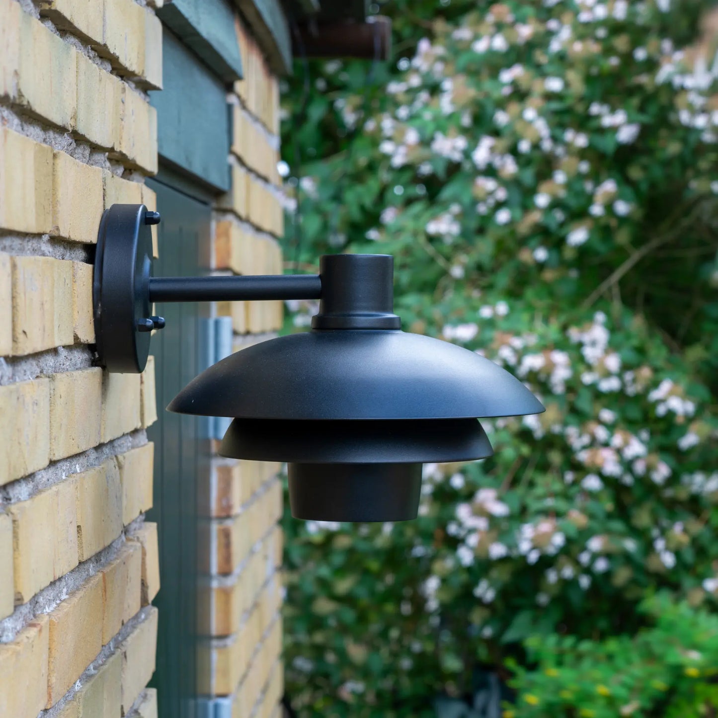 Dyberg Larsen Morph Utomhusvägglampa 24 cm, Svart