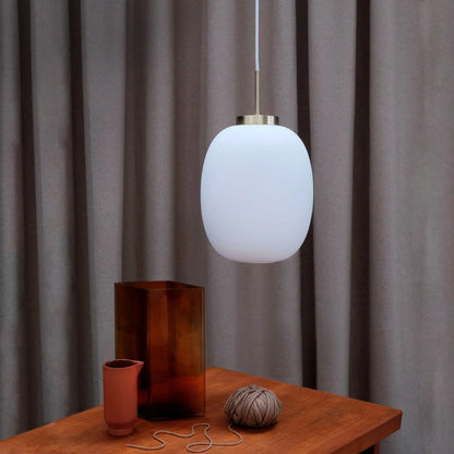 Dyberg Larsen DL39 Taklampa, Opal/Mässing
