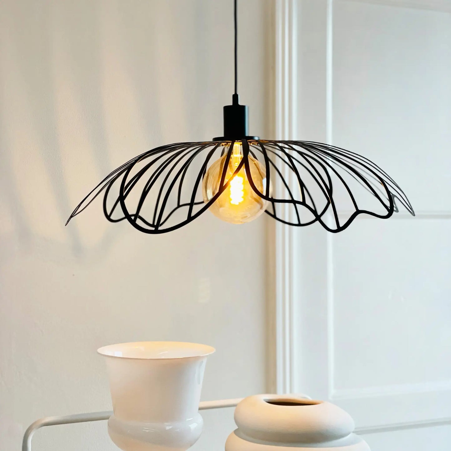 Dyberg Larsen Blumen Taklampa, Svart