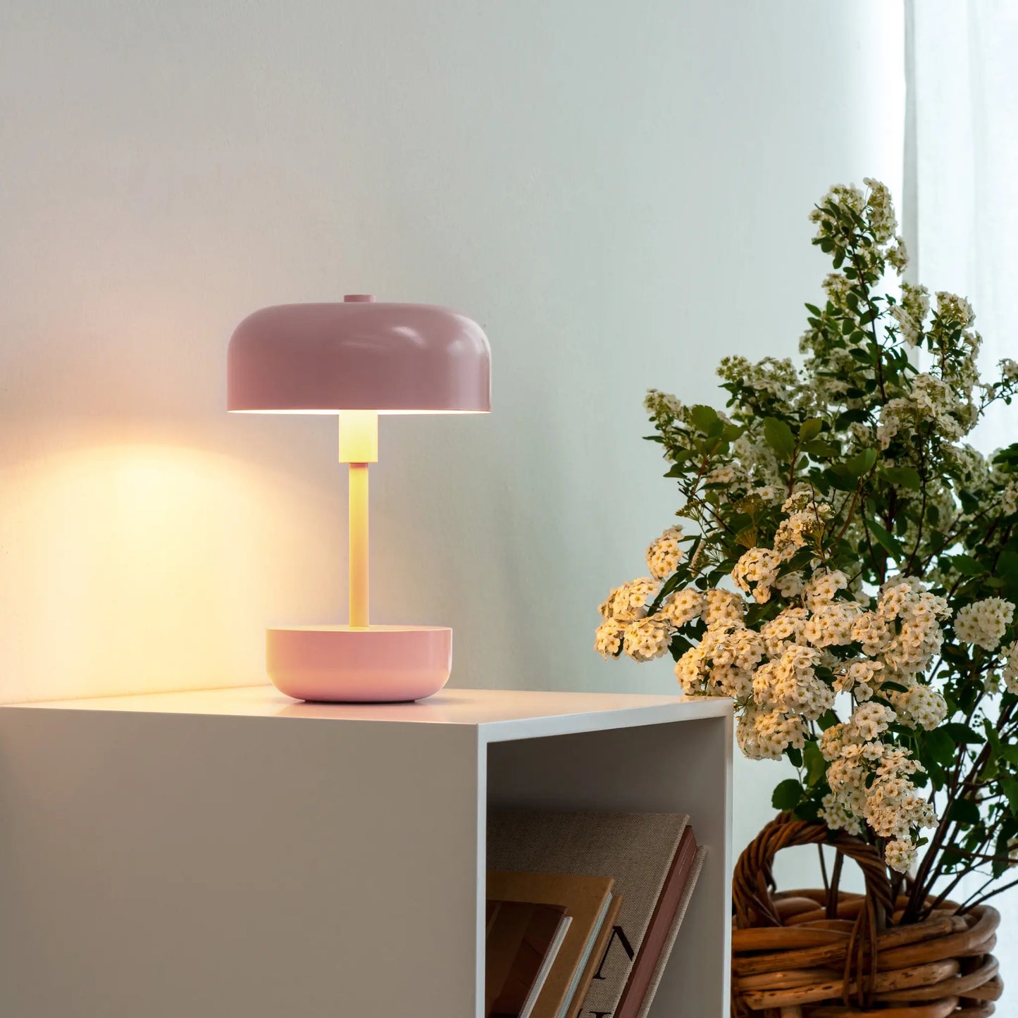 Dyberg Larsen Haipot Bordslampa LED Laddningsbar, Rosa
