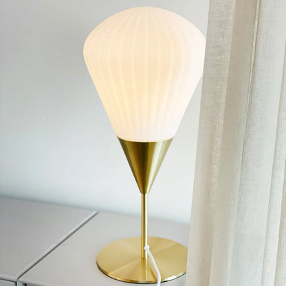 Dyberg Larsen Ballon Bordslampa, Opal/Mässing