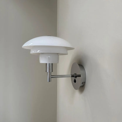 Dyberg Larsen Morph Vägglampa, Opal/Krom