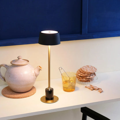 Dyberg Larsen Yoyo Bordslampa LED Laddningsbar, Svart/Mässing