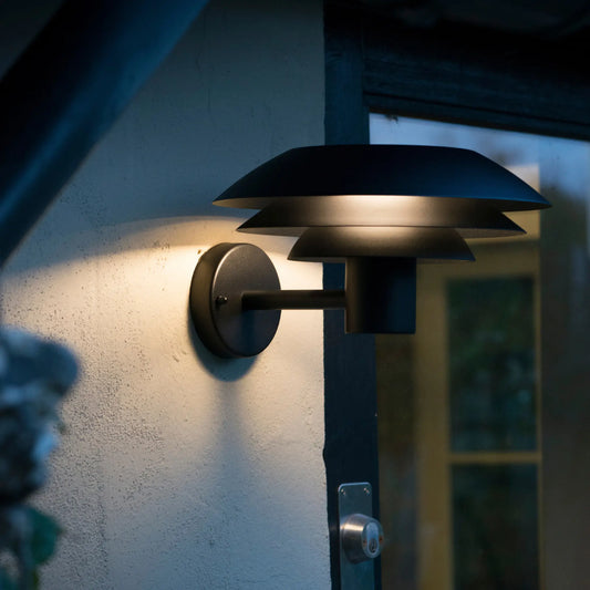 Dyberg Larsen DL31 Utomhusvägglampa, Svart