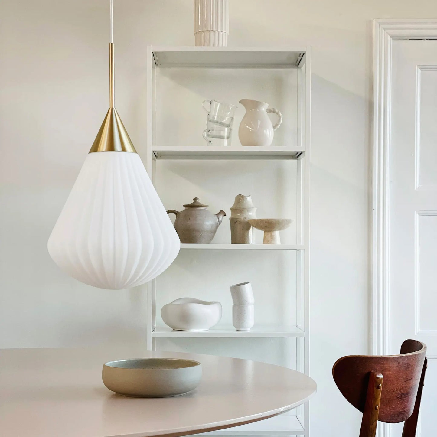 Dyberg Larsen Ballon Taklampa Stor, Opal/Mässing