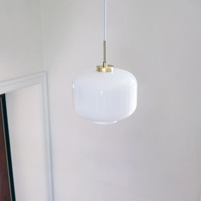 Dyberg Larsen ARP Taklampa Ø25 cm, Opal/Mässing