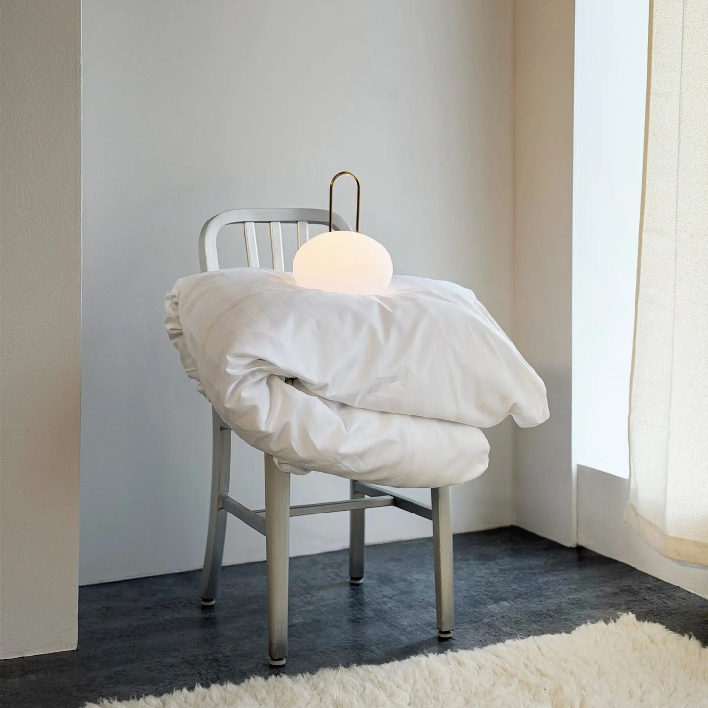 Dyberg Larsen Ellipse Lykta LED, Vit/Mässing
