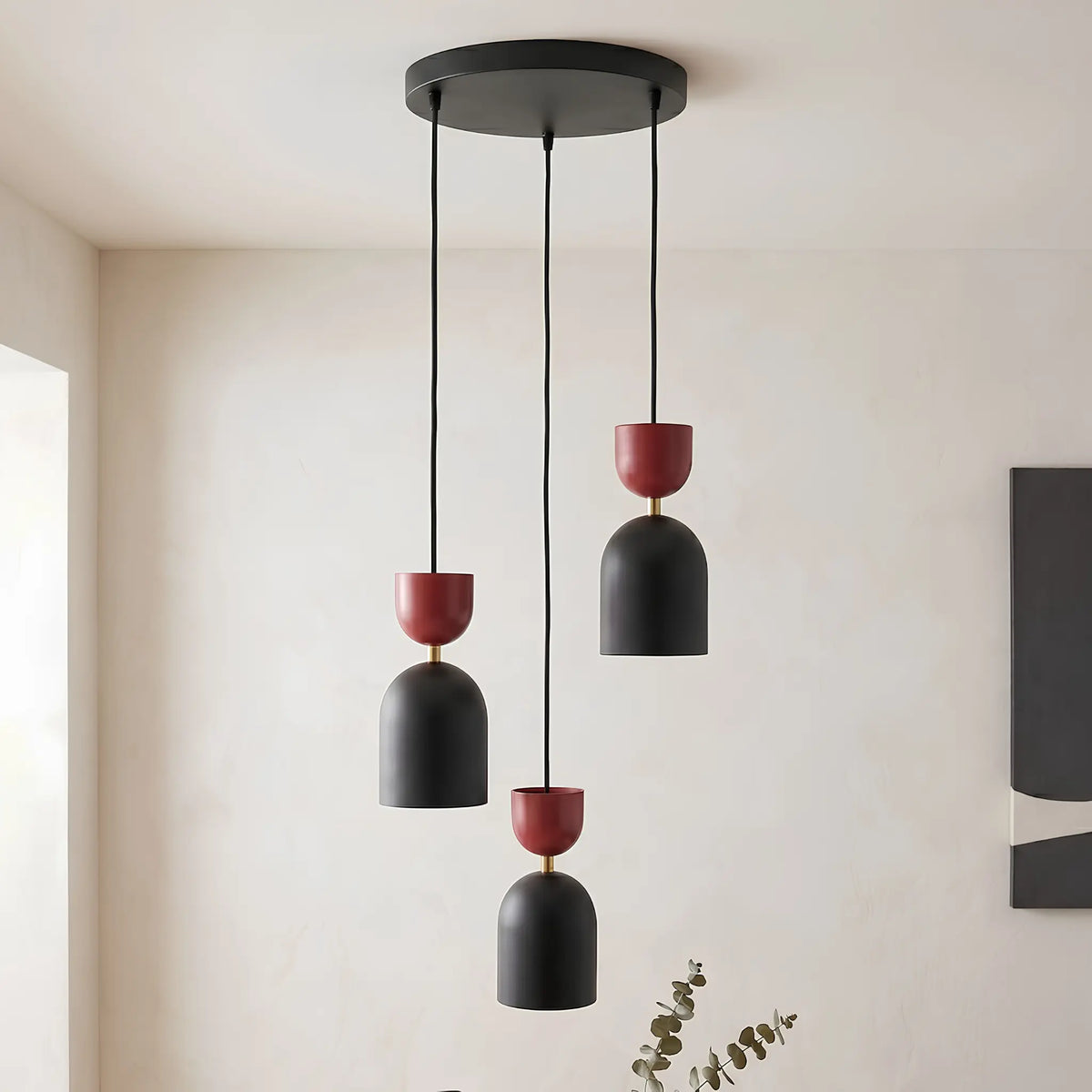 Emibig Gaudi Pendellampa 3-ljus Ø34 cm, Svart/Vinröd