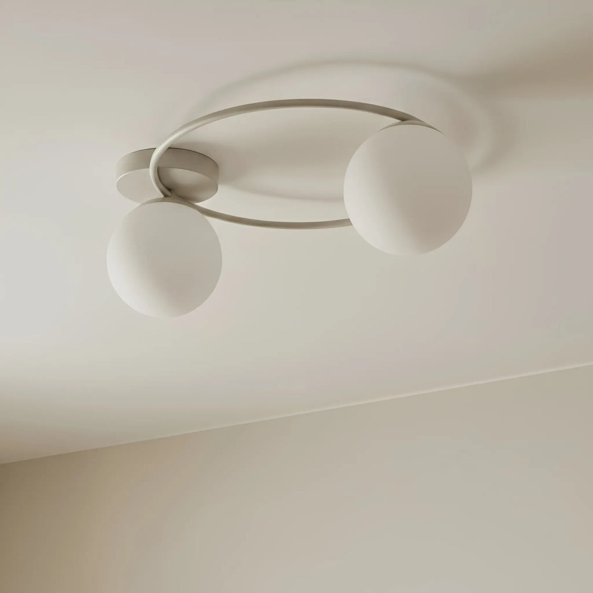Emibig Sopra Taklampa 2-ljus Ø47 cm, Beige
