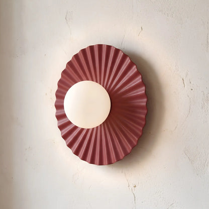 Emibig Umbra Vägglampa 25x25 cm, Vinröd
