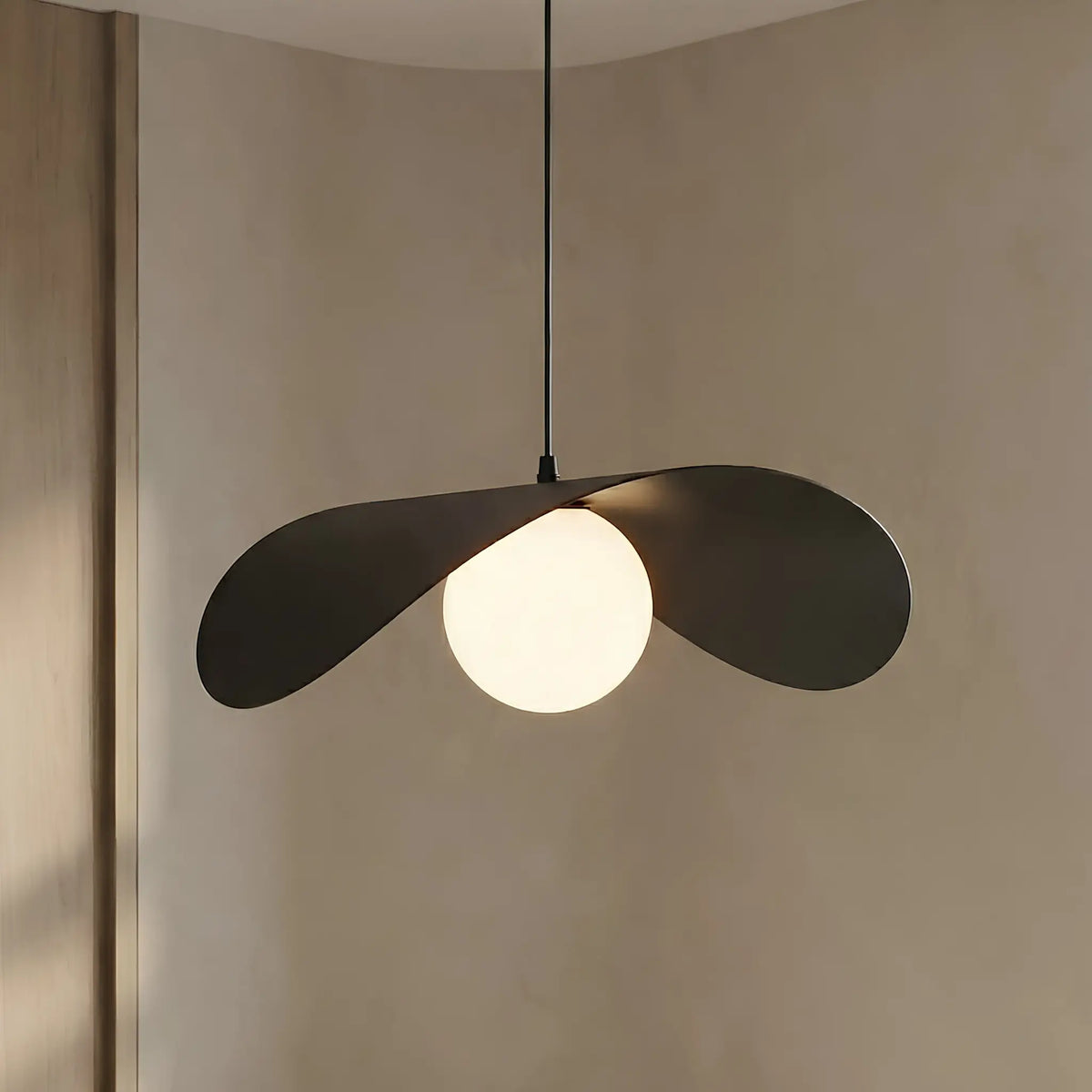 Emibig Ritual Pendellampa Ø40 cm, Svart