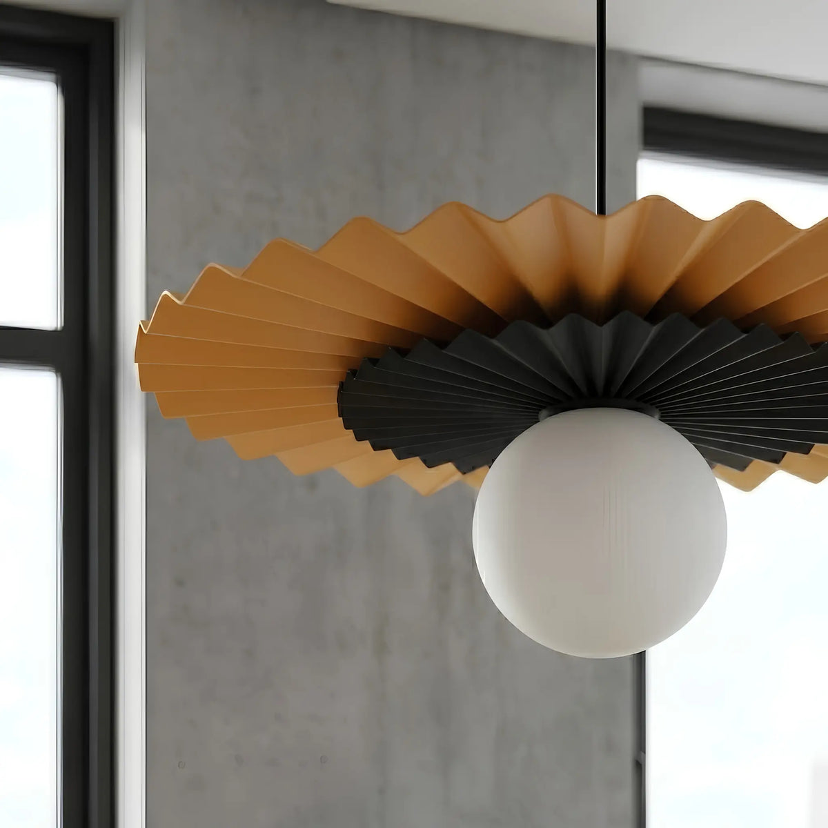 Emibig Umbra Pendellampa Ø35 cm, Svart/Orange