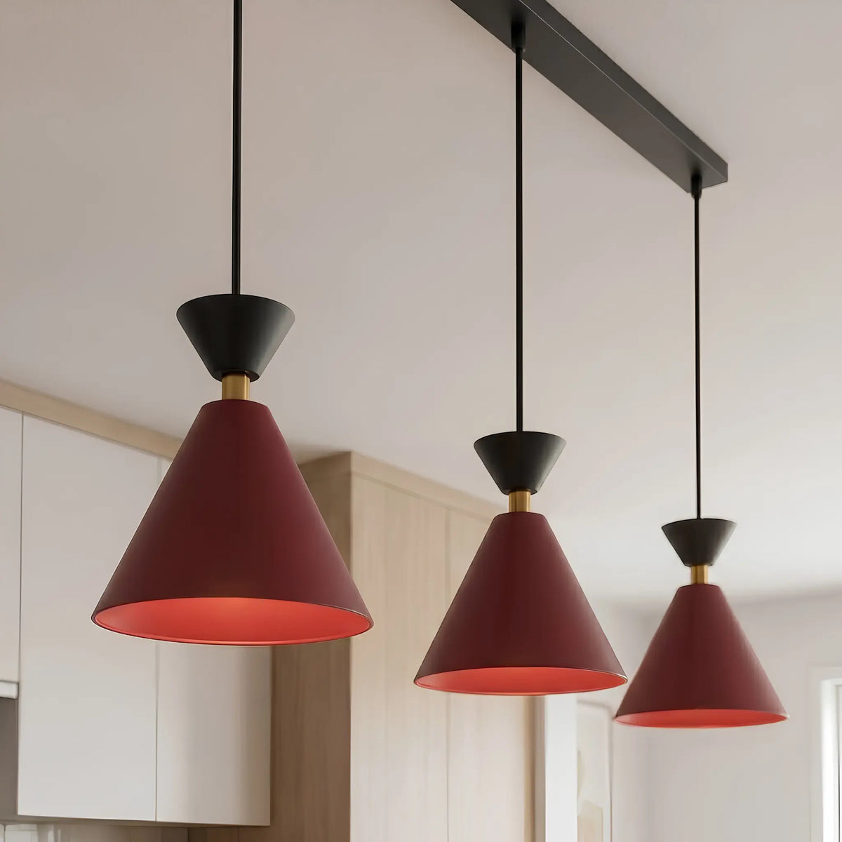Emibig Klever Pendellampa 3-ljus 71x16 cm, Svart/Vinröd