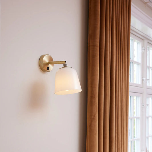 Halo Design Room 49 Vägglampa Ø15 cm, Opal/ Antique