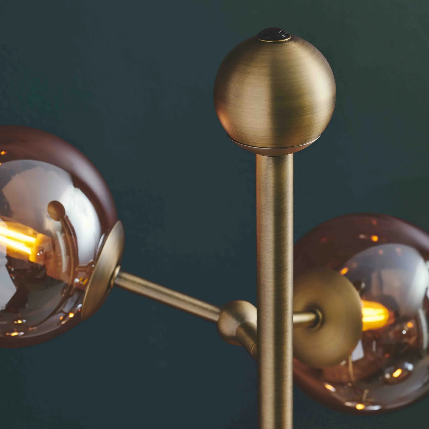Halo Design Atom Golvlampa, Amber/Antique