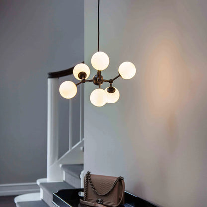Halo Design Atom Ljuskrona Ø45 cm, Opal/Svart